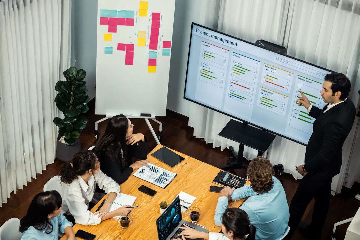 2. Uniquely Japanese Customs in IT Workplaces and How to Handle Them