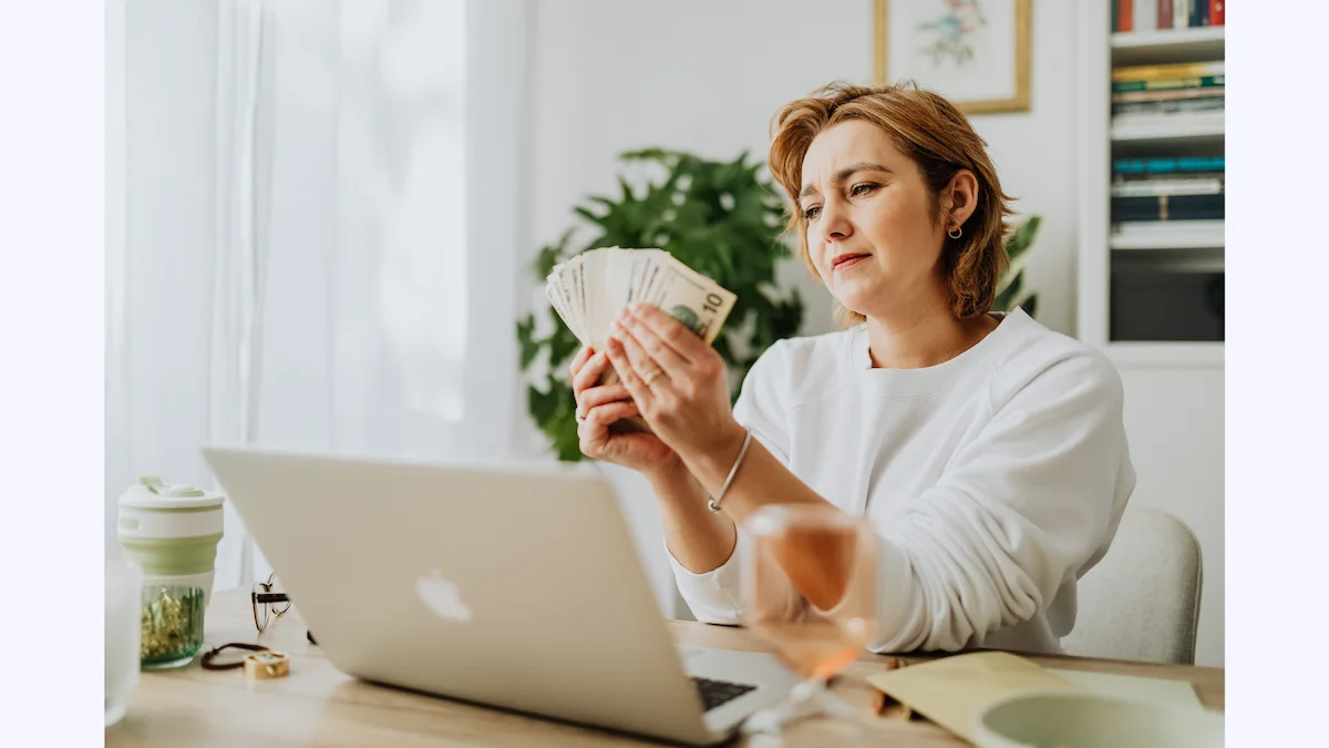 4. データアナリストの年収は700万円?経験年数別の相場を公開